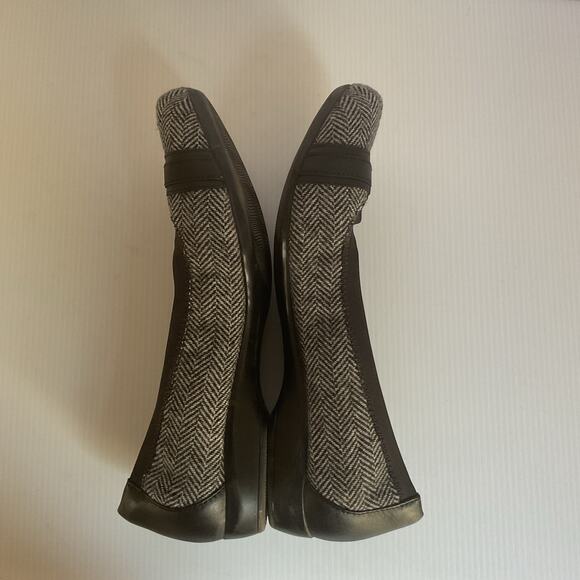 Clarks Ballet Flats Women’s Size 8.5 Cushion Soft Gray Black Everyday - Picture 7 of 9